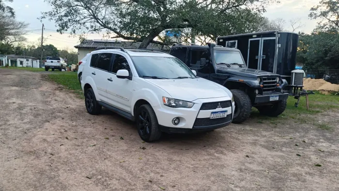 Mitsubishi Outlander 2.0 16V 160cv Aut. 2012