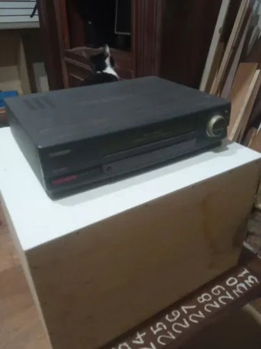 Vídeo cassete Sharp