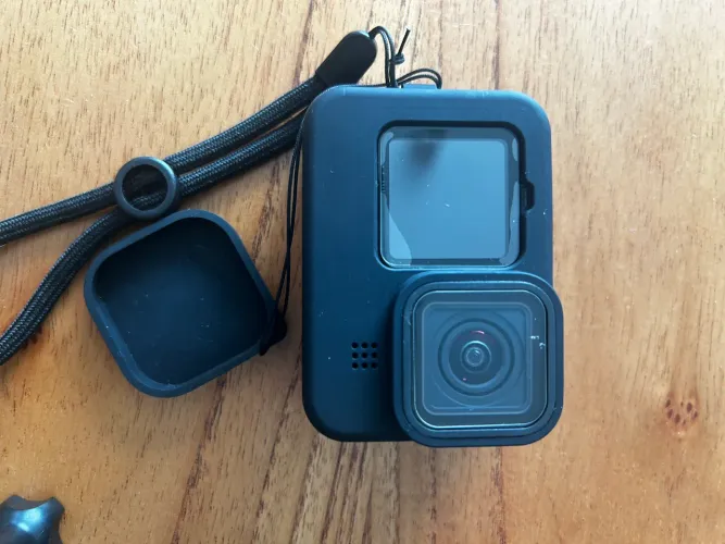 Câmera Gopro Hero9 5k Chdhx-901 Ntsc/pal Preta com 2 baterias, cabo e cartão de memória 
