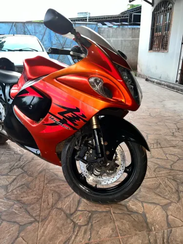 HAYABUSA 1300 CC CILINDRADAS