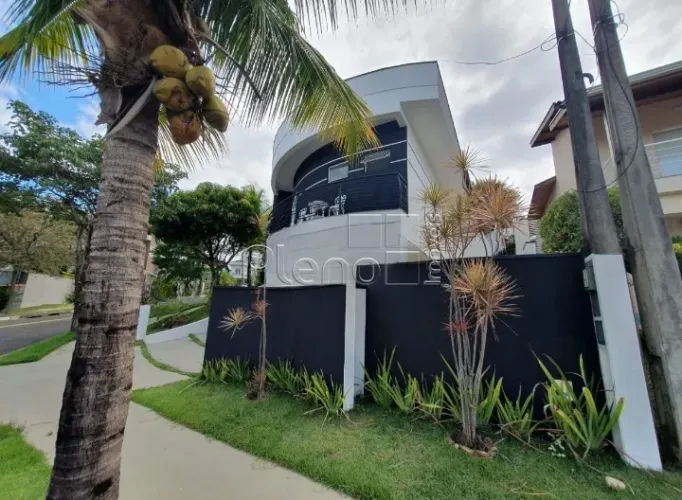 Sobrado à venda em Valinhos, Santa Cruz, com 3 suítes, com 188.7 m²