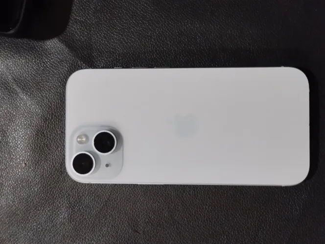 Celular com nota fiscal acompanha caixa e carregador