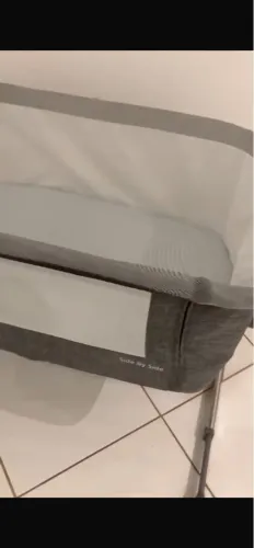 Berço Safety firts com lençol impermeável 