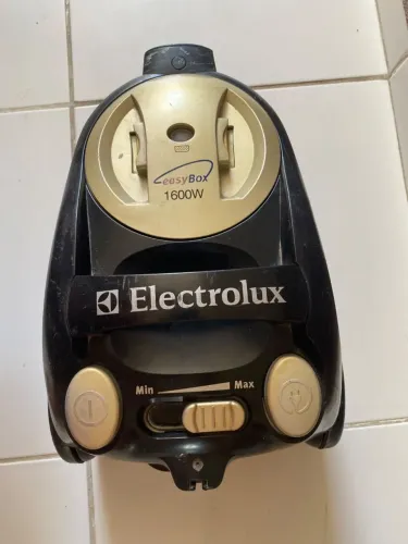 Aspirador em pó Electrolux EasyBox 1600W ( apenas motor e reservatório )