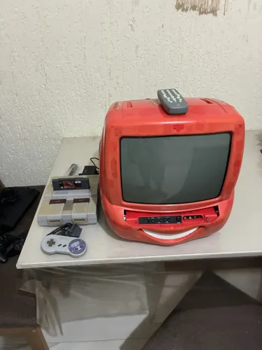 Tv relâmpago Mcqueen + super Nintendo