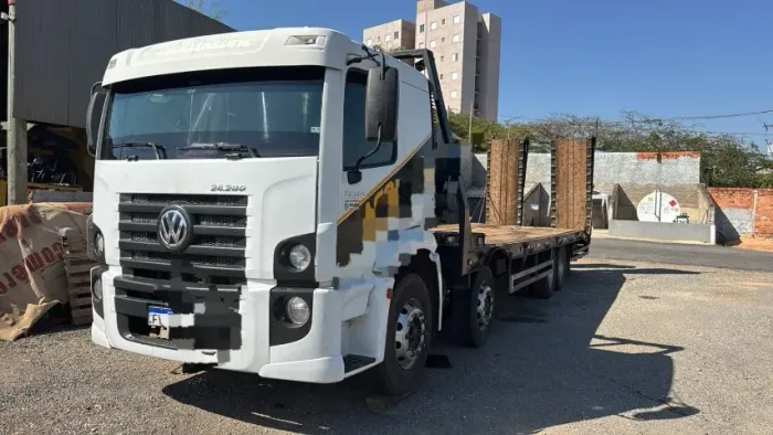 Volkswagen Constellation 24280 2015 Bitruck 8x2 Plataforma