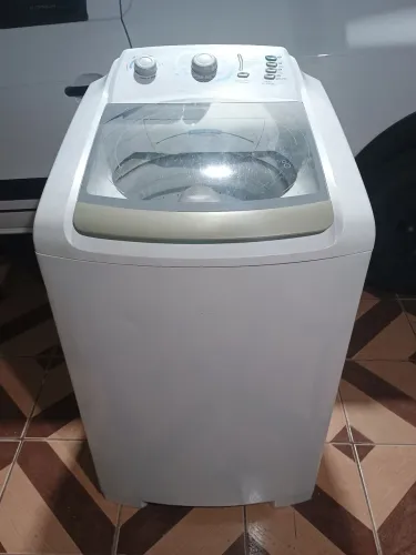 Máquina de lavar roupa Electrolux 10 kg.