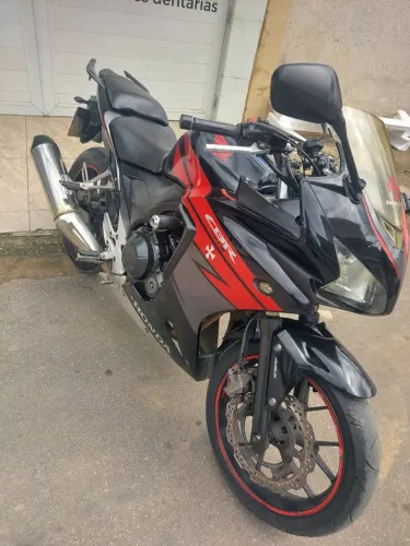 (Moto Honda CBR)?