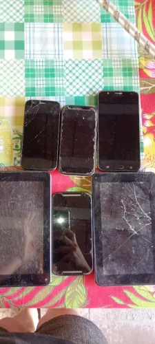 Lote de celular quebrado