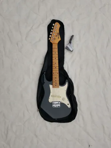 Guitarra Dolphin (infantil) 