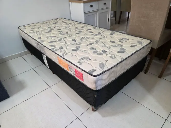 Cama box + colchão solteiro | Conservada | Contagem -MG