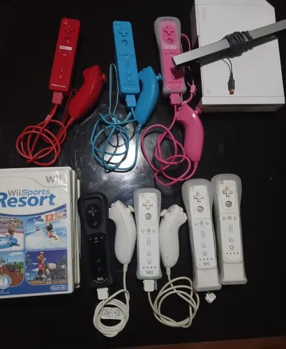 Nintendo Wii Desbloqueado + wii remoto originais e paralelos