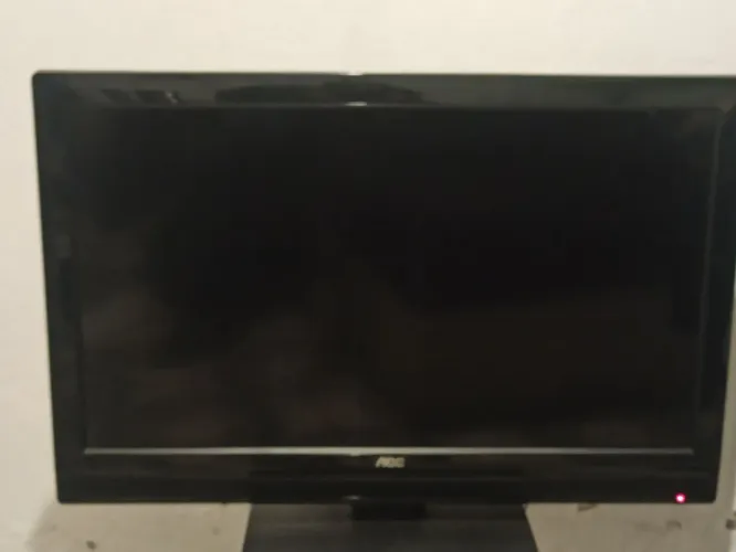 Vendo TV 32 AOC, LCD, digital, não é Smart (urgente) desapego