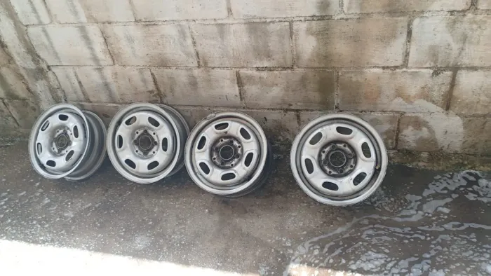Rodas de Ferro Originais Gol 1000 Aro 13 - Ótimo Estado