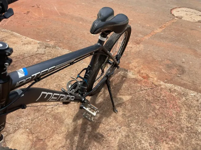 Bicicleta seme nova documento em mão só pega e andar