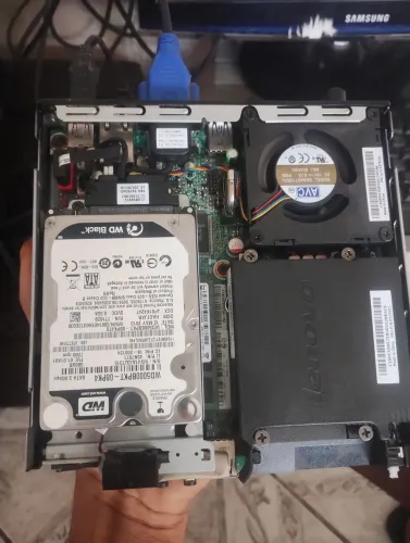 Mini Pc semi novo 500gb 4 GB de ram tudo funcionando perfeitamente não trava