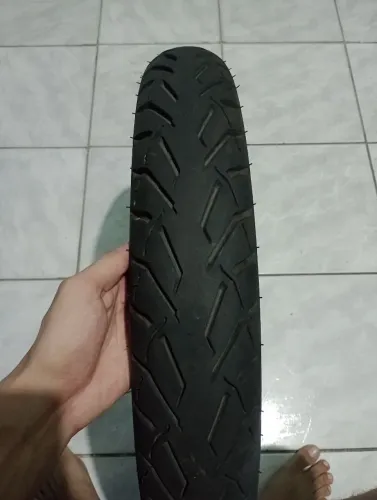 Pneu seminovo traseiro Fan/Titan