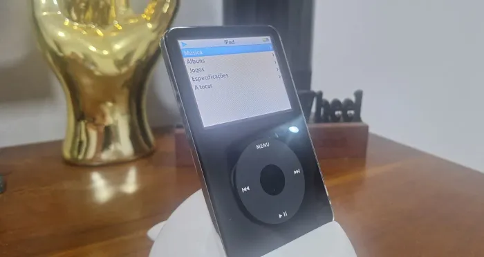 iPod Classic 5G, 30 Gb com qualidade de músicas e vídeos 