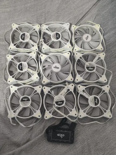 Kit com 9 fans aigo + controladora