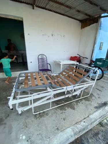 Cama hospitalar completa em perfeito estado valor negociável   