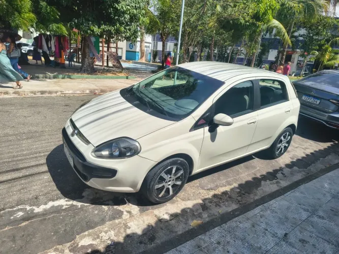 Fiat Punto Attractive 1.4 Fire Flex 8V 5P 2014