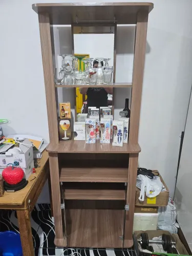 Mini adega/bar com cristaleira
