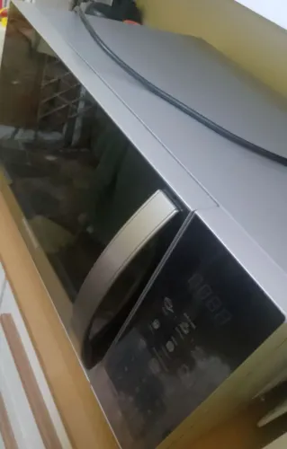 Vendo microondas 34 litros mundial nem 1 mês de uso 