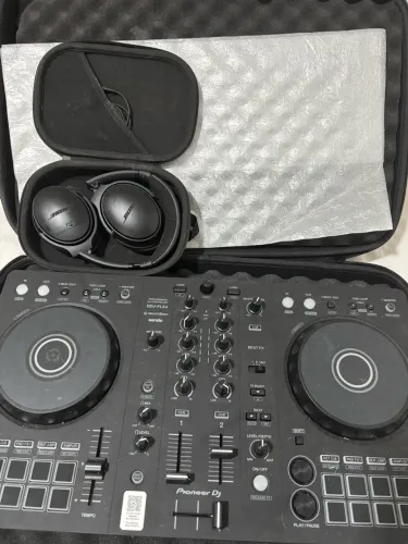 Controladora Pioneer DJ DDJ-FLX4 + Case GearLux + Fone Bose Original