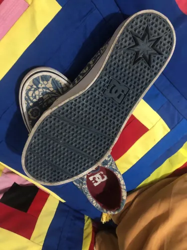Vendo tênis DC original. Usado apenas uma vez. Tamanho 38