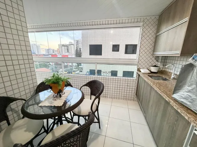 Apartamento à venda em Praia Grande na Vila Tupi com 2 dormitórios