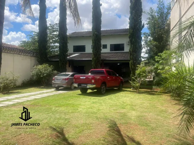 OPORTUNIDADE ! Casa 4 suítes, sozinha no lote - Setor Oeste