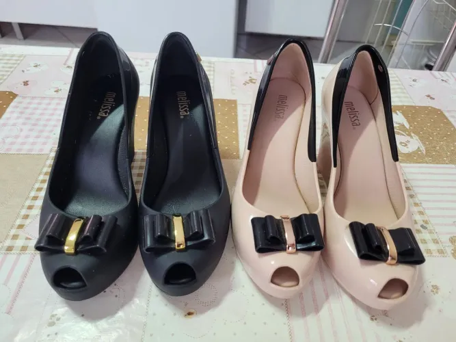 2 pares de Sandalia melissa número 35