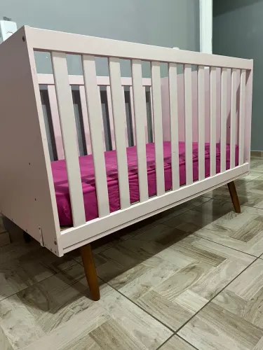 Vende-se Berço americano rosa