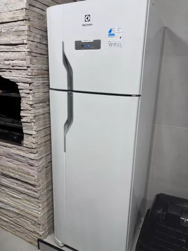 Refrigerador Frost Free Electrolux TF39 310 Litros Semi novo
