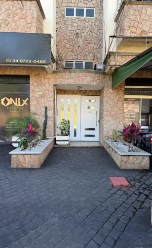 Kitnet mobiliada com garagem no bairro Jardim Botanico. Zona sul de uberlandia