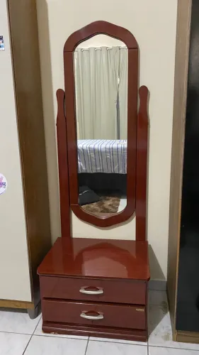 Escrivaninha com espelho 