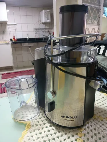 Centrifuga mondial otimo pra fazer suco NOVO