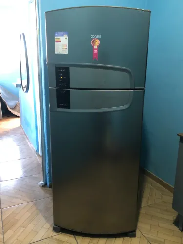 Vende-se uma geladeira consul