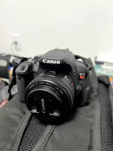 Câmera Canon T5i Rebel DSLR + Kit Completo + 3 microfones + Bolsa