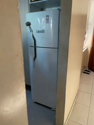 Geladeira Electrolux frostfree ótima