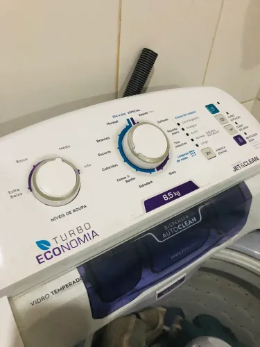 Vendo Máquina de Lavar 8.5kg