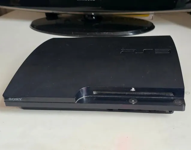 PS3 desbloqueado com vários jogos na memória