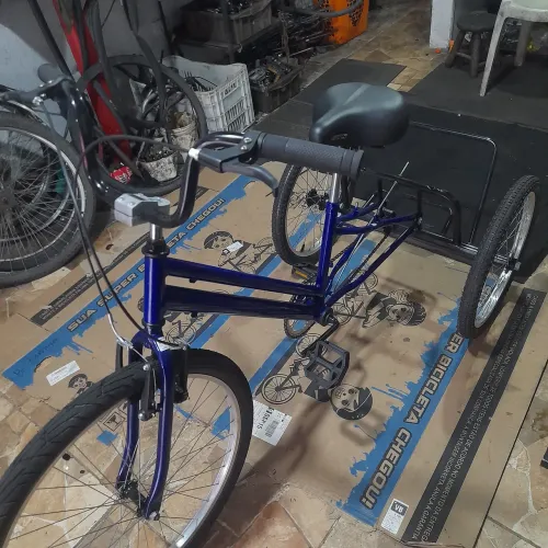 Triciclo azul nova