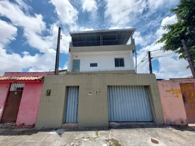 Casa 4 quartosQ (1 suíteS) para para aluguel em Prado - Recife |