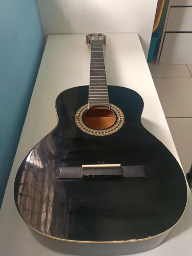 Violão usado sem cordas bom estado 