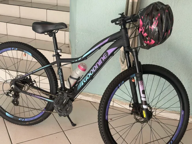 Bicicleta Goodnine aro 29 marcha shimano com capacete 