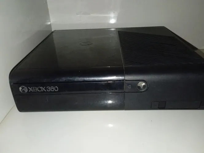 Xbox 360 Super slim com defeito, não liga!