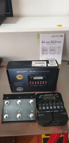 Zoom G1 Four + Controlador 6 Footswitch