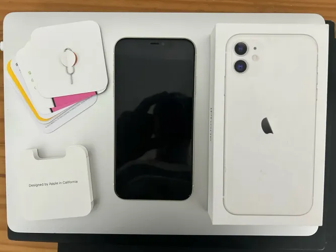 iPhone 11 Branco 64gb
