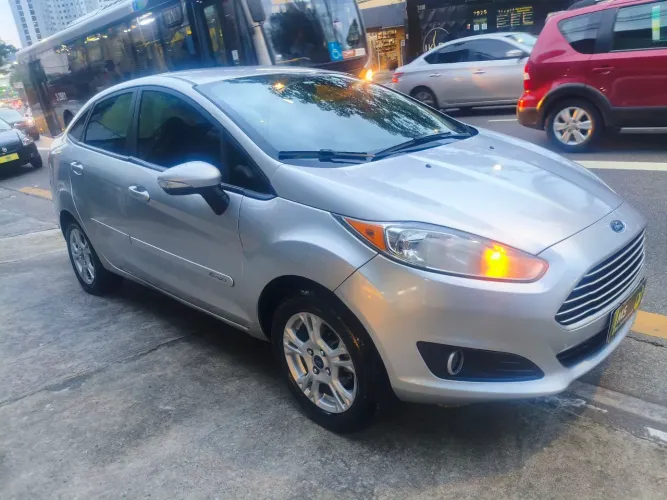 Ford Fiesta Sedan SEL 1.6 16V Flex Aut. 2017